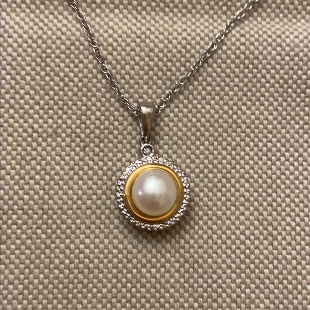 Necklace -Silver, gold, diamond, pearl beautiful.